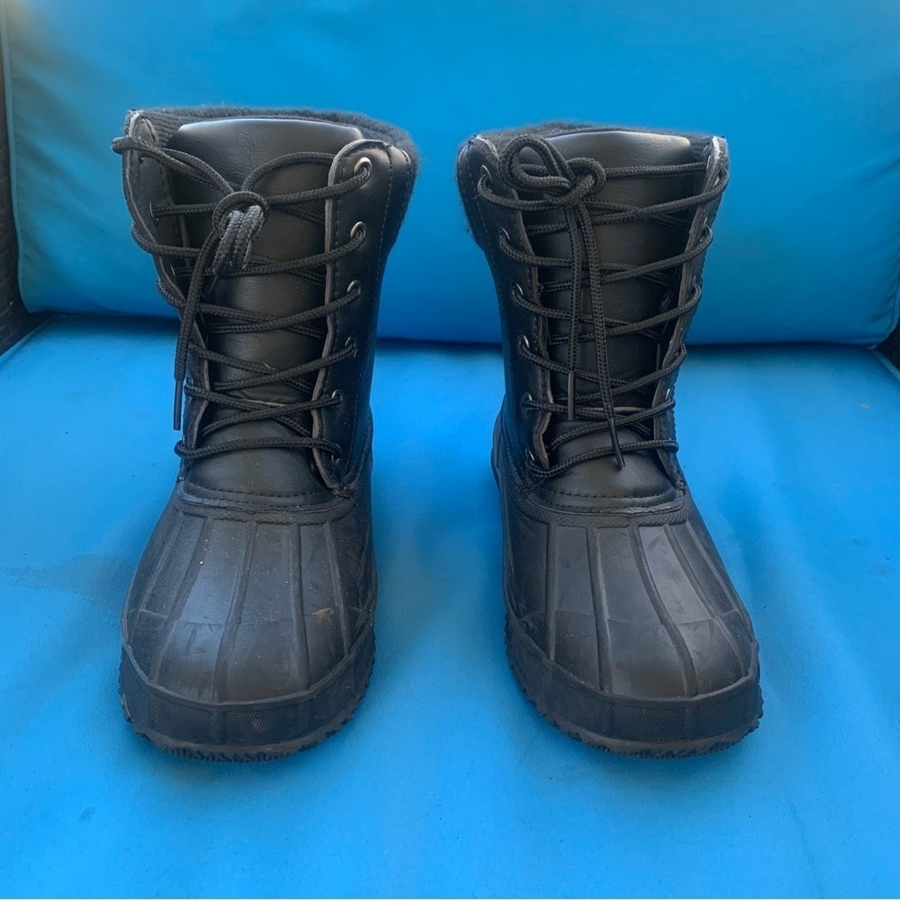 Women's Black Lace-Up Cold Weather Bootie boots size 6R EUC - Picture 5 of 10